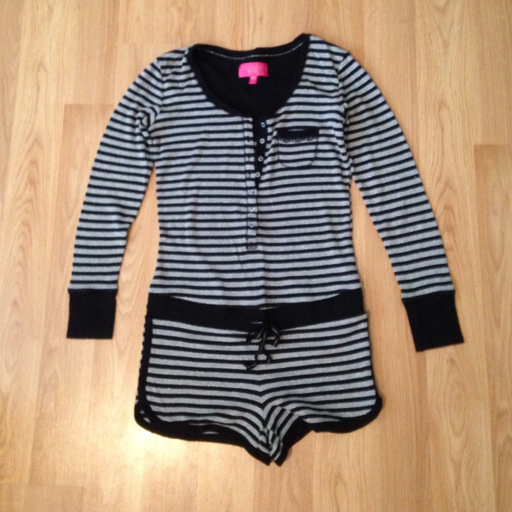 VS romper S